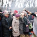 Святкове богослужіння, церемонія освячення води, занурення у купель – на Галенківському озері містяни відсвяткували Хрещення Господнє (cюжет)